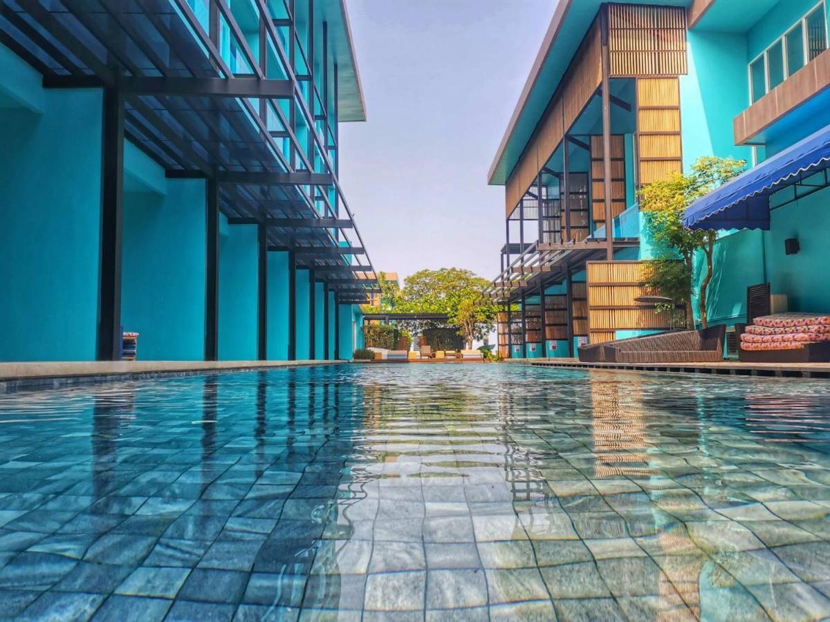 Beach Walk Boutique Resort Bangsaen Buitenkant foto