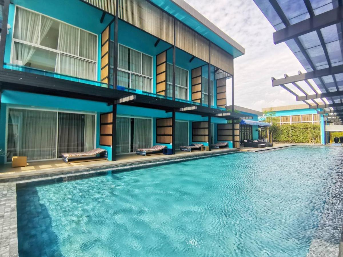 Beach Walk Boutique Resort Bangsaen Buitenkant foto